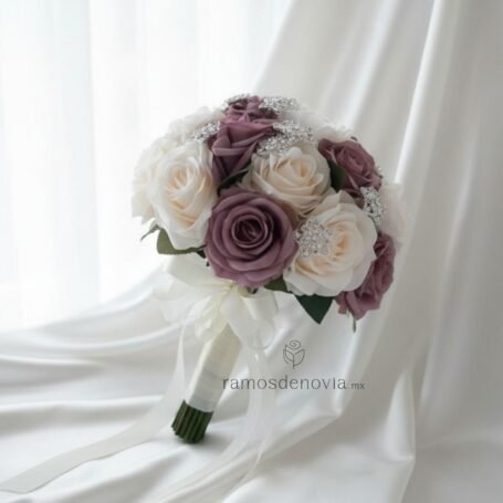 Rosas ivory y lila con pedrería 1001