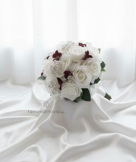 Bouquet de rosas blancas con pedrería 1100
