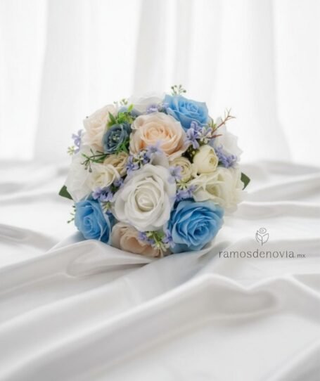 Bouquet de rosas blanco, ivory y azul cielo 1102