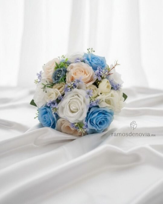 Bouquet de rosas blanco, ivory y azul cielo 1102