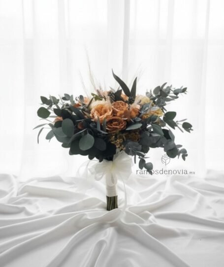 Bouquet otoñal de rosas terracota y eucalipto 1105