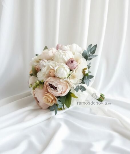 Bouquet romántico de peonías y rosas en tonos blush 1106
