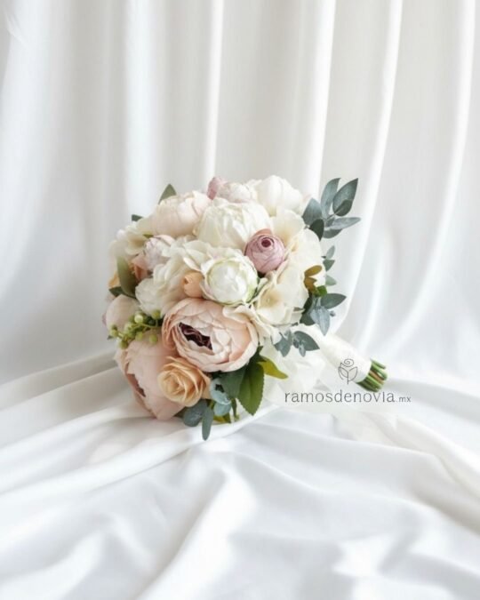 Bouquet romántico de peonías y rosas en tonos blush 1106