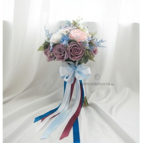 Bouquet de rosas lila con azul cielo y rosa 1110