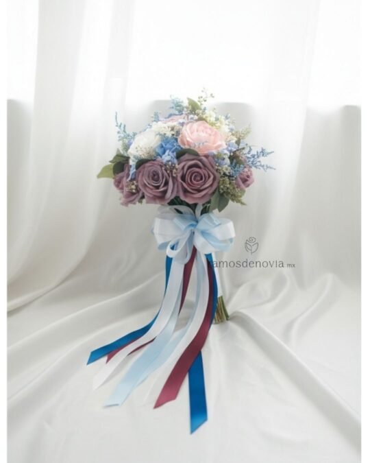 Bouquet de rosas lila con azul cielo y rosa 1110