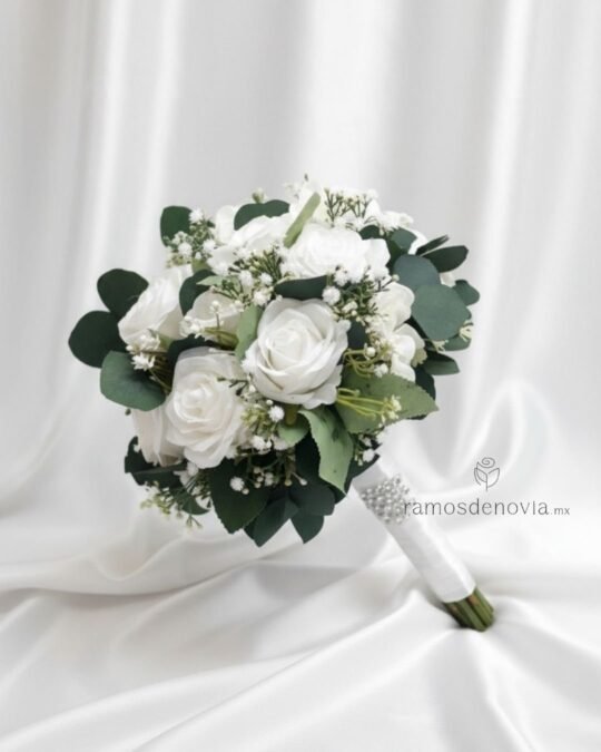 Bouquet clásico blanco con follaje 1115