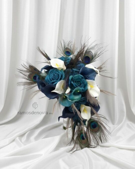 Bouquet exótico azul marino y turquesa con calas 1116