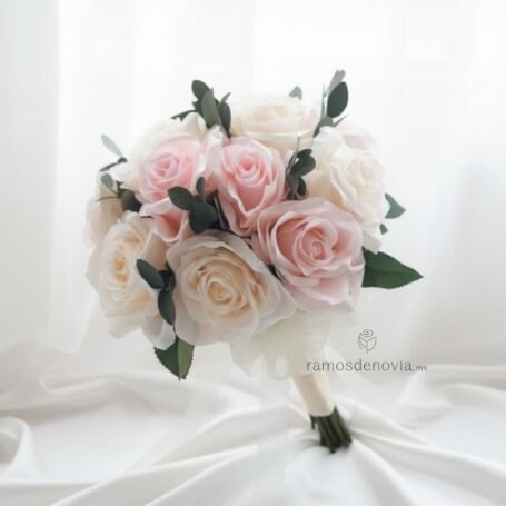 Rosas rosa claro e ivory 1012
