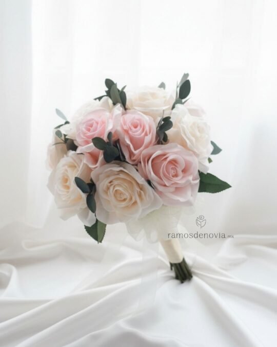 Rosas rosa claro e ivory 1012
