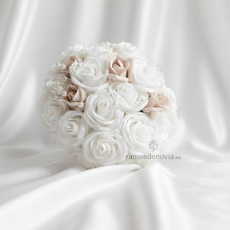 Bouquet blanco con toque champagne 1126