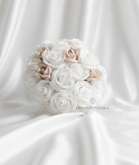 Bouquet blanco con toque champagne 1126
