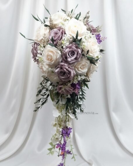 Cascada lila y blanco 1127