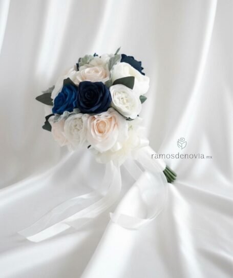 Rosas azul marino, ivory y blancas 1013