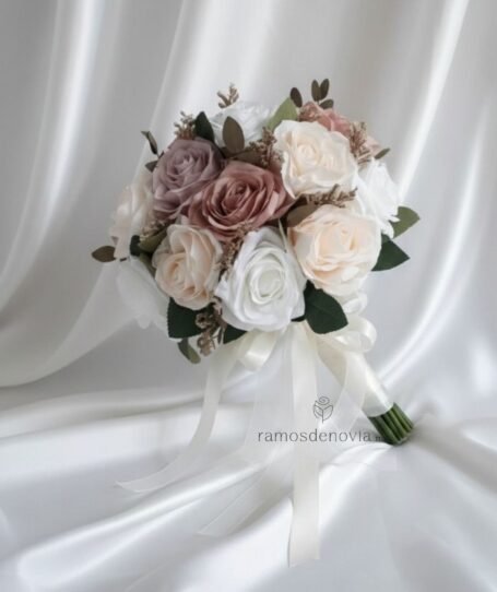 Rosas ivory, blancas y lila suave 1002