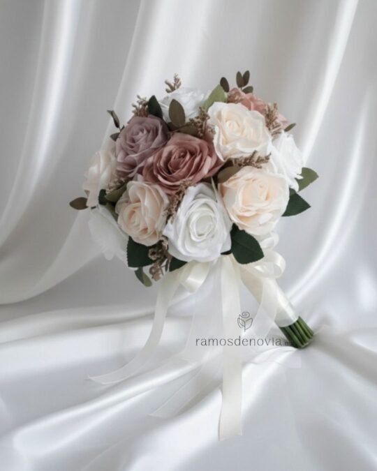 Rosas ivory, blancas y lila suave 1002