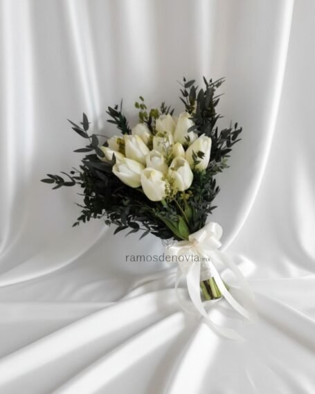 Tulipanes ivory 1021