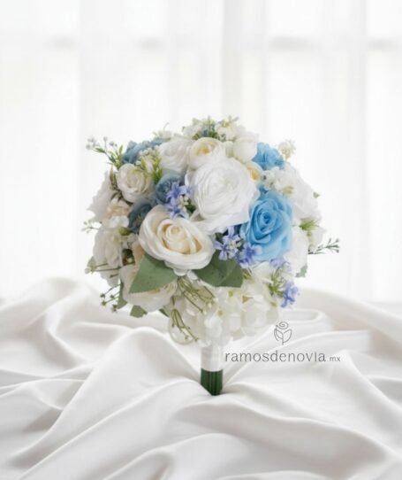 Rosas blancas, ivory y azul cielo 1003