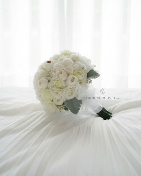 Bouquet de rosas ivory y blancas 1034