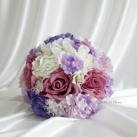 Rosas lila y moradas con hortensias 1035