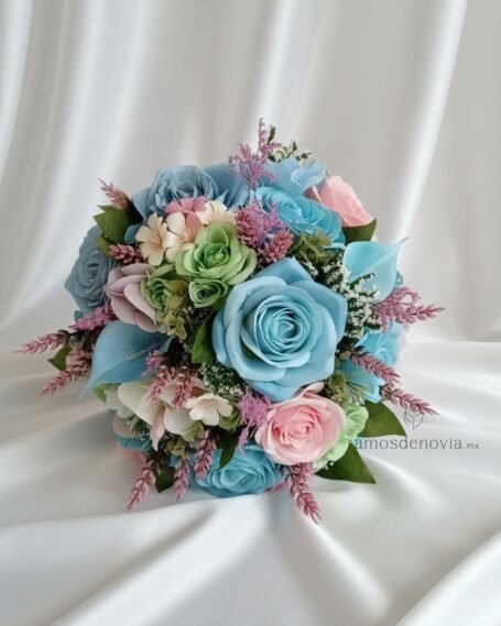 Bouquet azul pastel y rosas rosas 1037