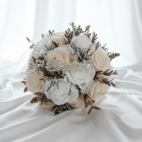 Rosas ivory con aplicaciones de pedrería 1038