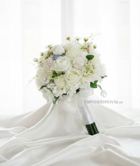 Bouquet blanco con toque azul 1039