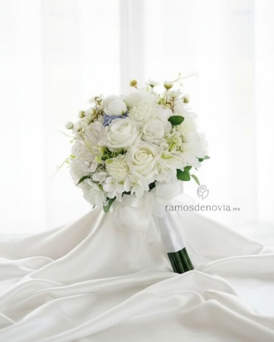 Bouquet blanco con toque azul 1039
