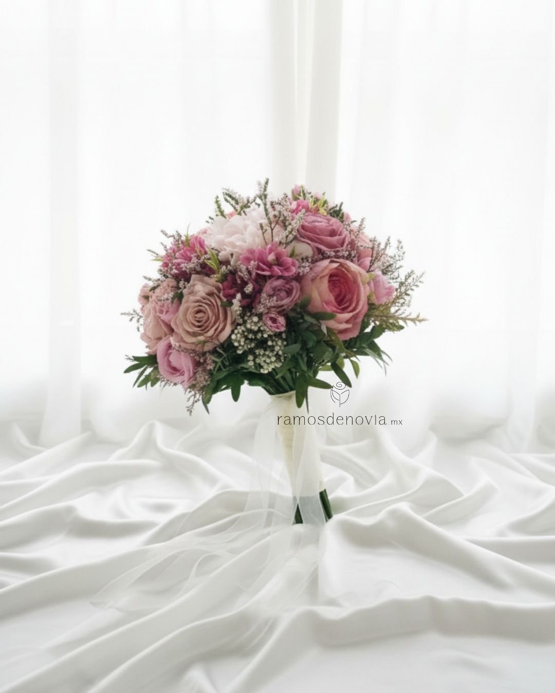 Rosas y peonías rosa e ivory – Ramos de novia