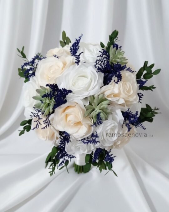 Rosas ivory con azul marino y suculentas 1044