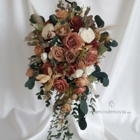 Rosas terracota e ivory en cascada 1046