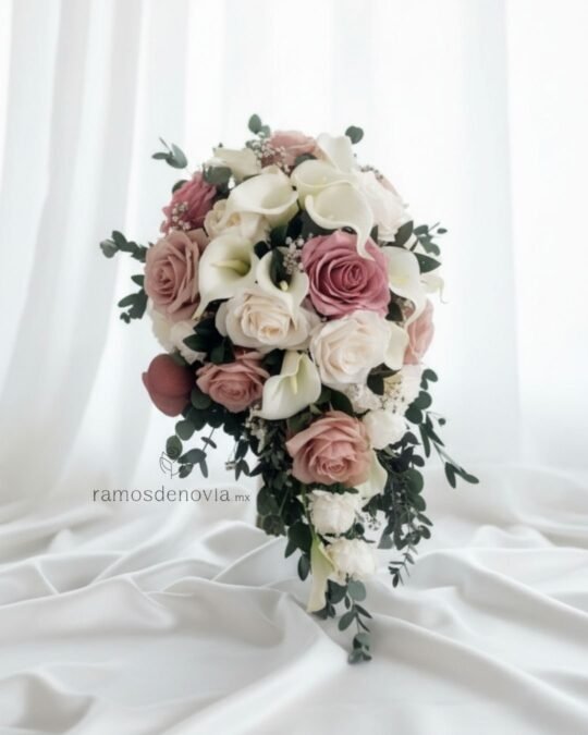 Calas y rosas ivory y rosa en cascada 1047