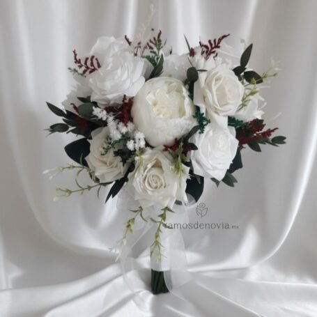 Rosas y peonía blancas con acentos vino 1005