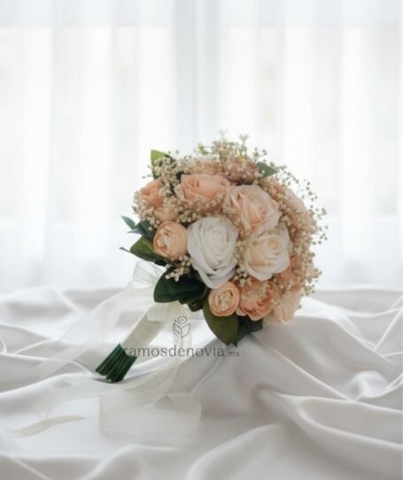 Bouquet de rosas ivory y coral suave 1084