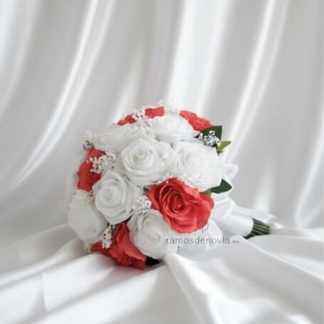 Bouquet de rosas blancas y rojas 1087